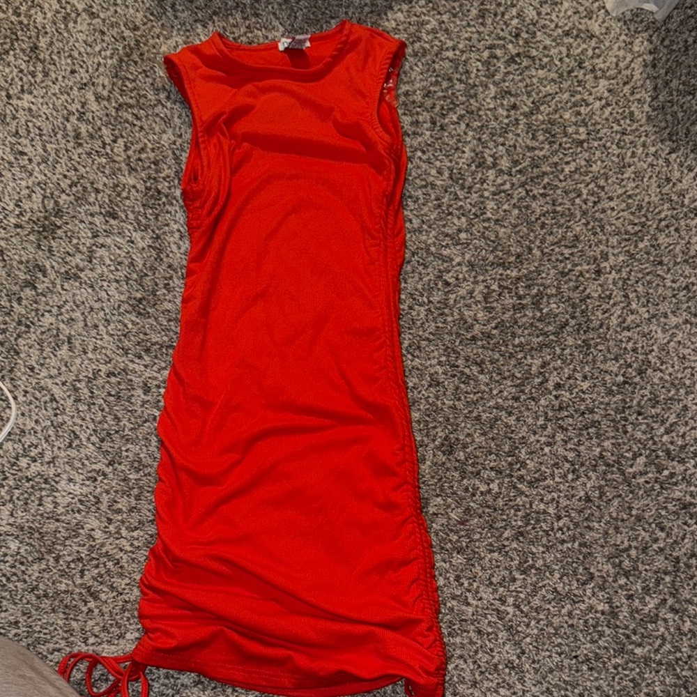 Elegant Red Sleeveless Dress